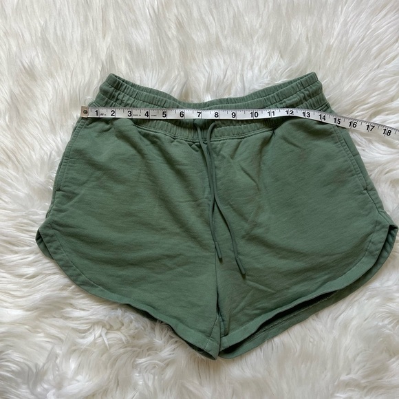 Gymshark Women's Green Sweat Shorts - Picture 6 of 6